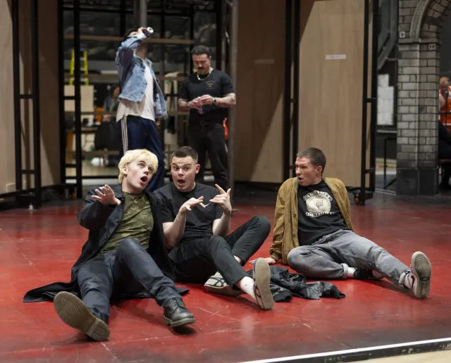 LR Sheridan Townsley (Sick Boy), Kieran Andrew (Spud), Lewis Kidd (Renton) (Crédit Hugo Glendinning).jpg LR Sheridan Townsley (Sick Boy), Kieran Andrew (Spud), Lewis Kidd (Renton) (Crédit Hugo Glendinning).jpg
