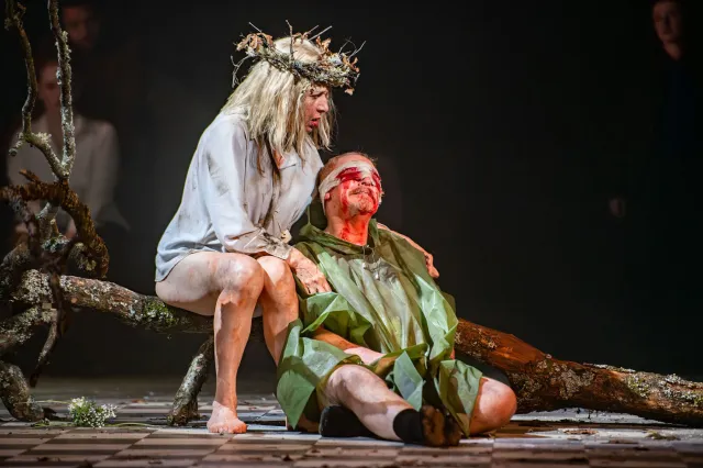 Maureen Beattie and Forbes Masson in Lear