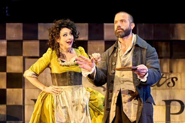 Meow Meow and Ramin Karimloo in Sweeney Todd: The Demon Barber of Fleet Street
