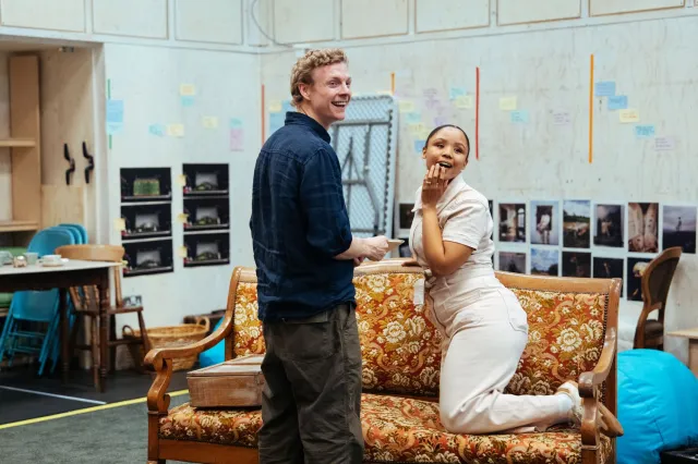 Rachelle Diedericks et Patrick Gibson en répétitions pour UN MOIS À LA CAMPAGNE Donmar Warehouse photo par Helen Murray