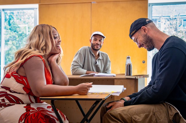 Table 17 au Kiln Theatre. Marisha Wallace, Michael Rishawn et Jamael Westman en répétitions. Crédit Steve Gregson. 1171 Table 17 au Kiln Theatre. Marisha Wallace, Michael Rishawn et Jamael Westman en répétitions. Crédit Steve Gregson. 1171