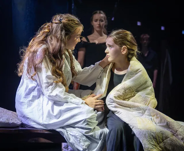 Isabelle Methven et Emily Rose Samuel Jane Eyre Un crédit photo musical Victoria Davies 36