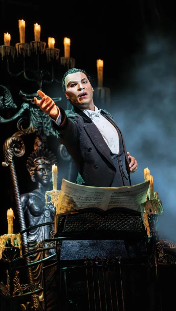 Jordan Donica dans le rôle du Fantôme. Photo de Johan Persson