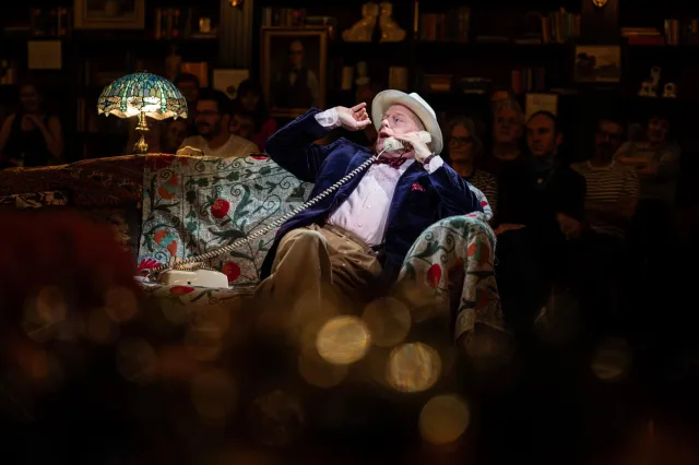 Jesse Tyler Ferguson (Truman Capote) image de Johan Persson (4) Jesse Tyler Ferguson (Truman Capote) image de Johan Persson (4)