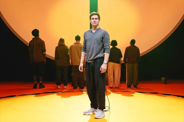 Antigone sort 2 Max Bennett et le casting d'Antigone Exits