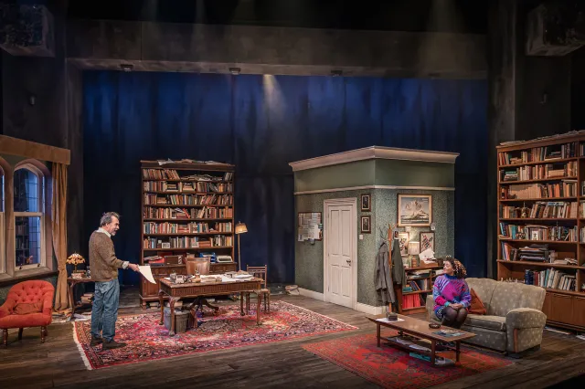 Dominic Mafham et Alexandra Mardell dans Éduquer Rita