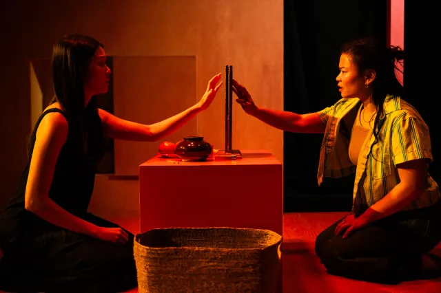Le fantôme affamé 2 Isabella Wei et Mei Mac dans The Hungry Ghost