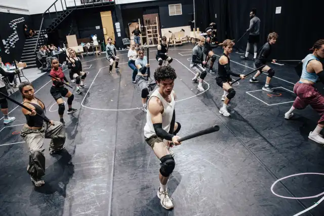 Compagnie de The Hunger Games On Stage en générique de répétition Danny Kaan