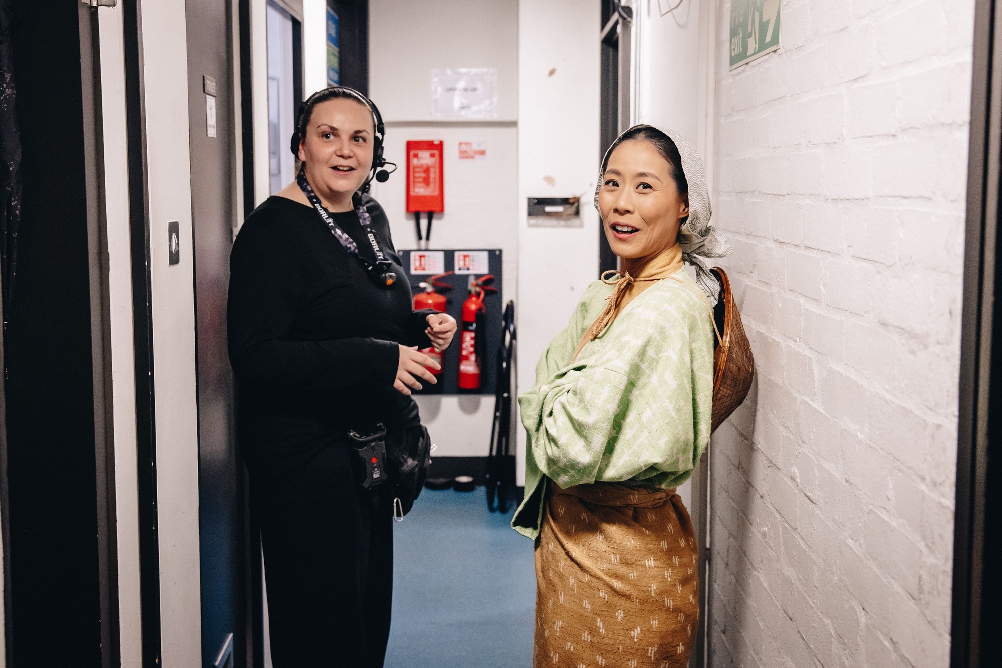 Natsumi Kuroda Mon voisin Totoro dans les coulisses du Gillian Lynne Theatre photo de Danny Kaan Natsumi Kuroda Mon voisin Totoro dans les coulisses du Gillian Lynne Theatre photo de Danny Kaan