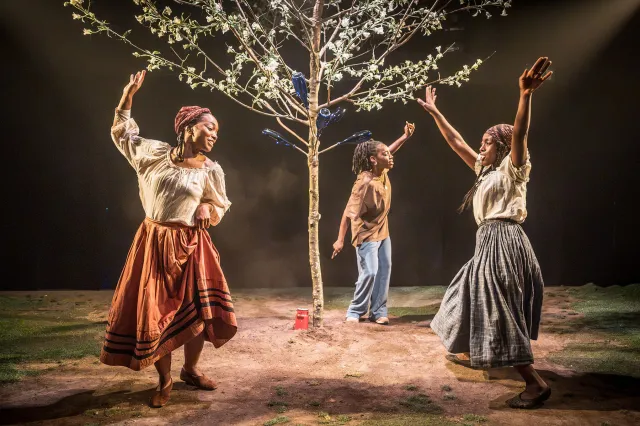 Sang de mon sang 2 Karene Peter, Jodie Campbell et Ronkẹ Adékọluẹ́jọ́ dans Blood of My Blood