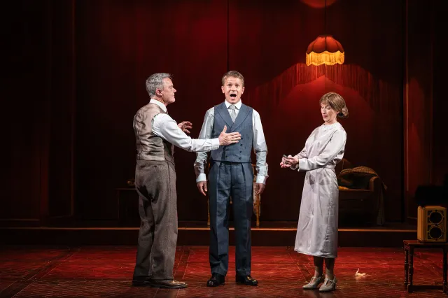 Stefan Dennis, George Rainsford et Rosanna Miles dans Le discours du roi