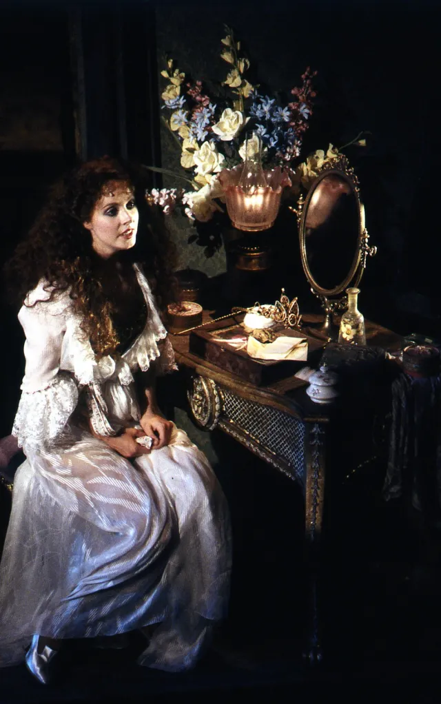 Le Fantôme de l'Opéra, Sarah BRIGHTMAN (Christine Daaé), Londres 1986, Photo de Michael Le Poer Trench, © CML, Réf PHAN.UK.LON.10.86.DR.2 Le Fantôme de l'Opéra, Sarah BRIGHTMAN (Christine Daaé), Londres 1986, Photo de Michael Le Poer Trench, © CML, Réf PHAN.UK.LON.10.86.DR.2
